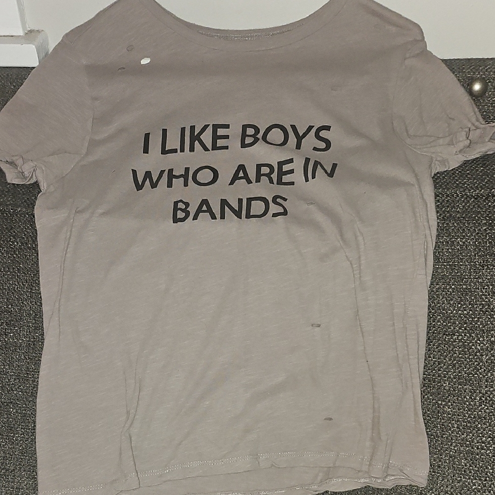 Graphic Tee with Band Quote in Gray